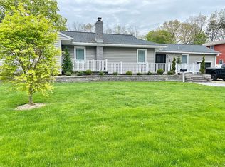 20 Pearsall Pl, Deer Park, NY 11729