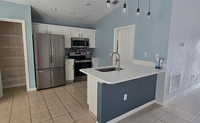 334 Reserve Dr — Photo 41