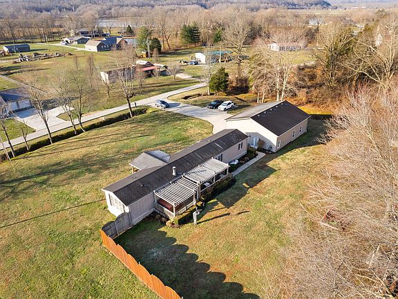 5th image of 190 Shiloh Dr
