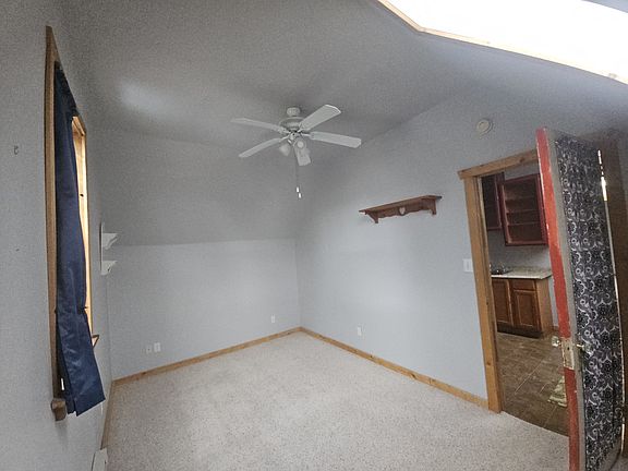 East facing room can be used as a Bedroom or livingroom