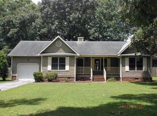 1102 Lakeview Ave, Richlands, NC 28574