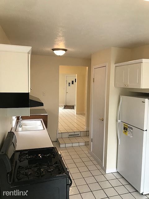 Dining to Kitchen