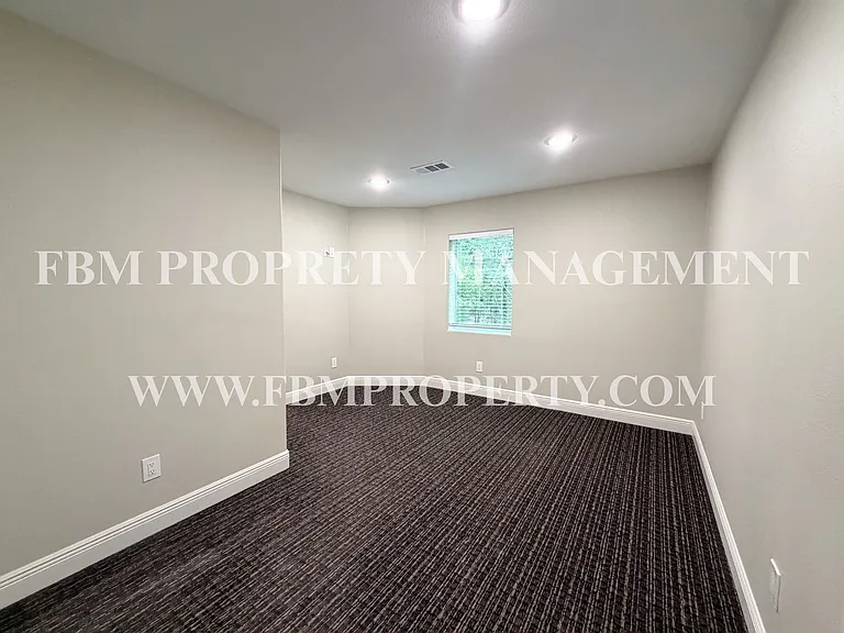 338 Post Oak Dr — Photo 19