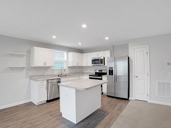 3rd image of 3124 E Maygrove Dr