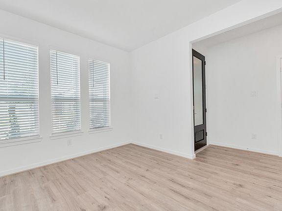 4th image of 7842 Skylark Heights Ln