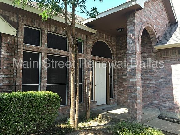 3rd image of 713 Stain Glass Dr
