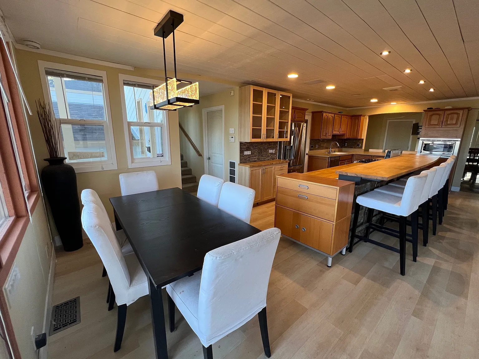 3 bed, 2.5 bath, 2654 sqft, $4,200 — Photo 4