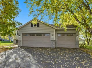 726 7th St N, Montrose, MN 55363