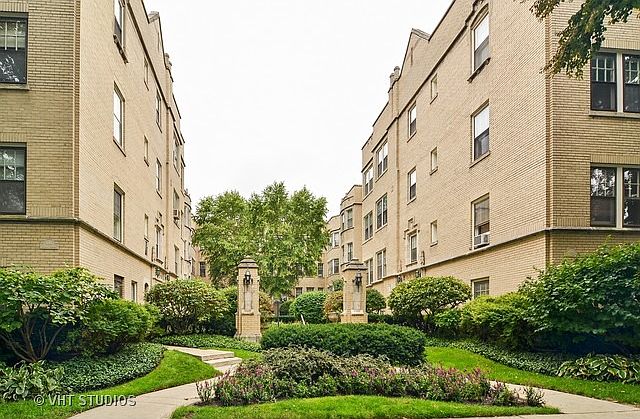 1st image of 700 Hinman Ave APT 1I