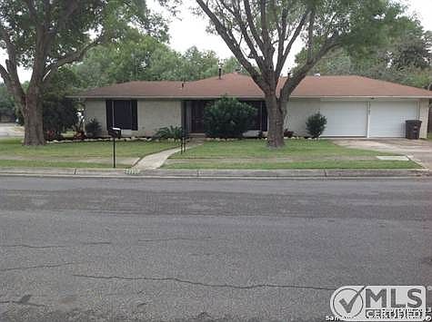 3rd image of 13707 Briarmeadow St