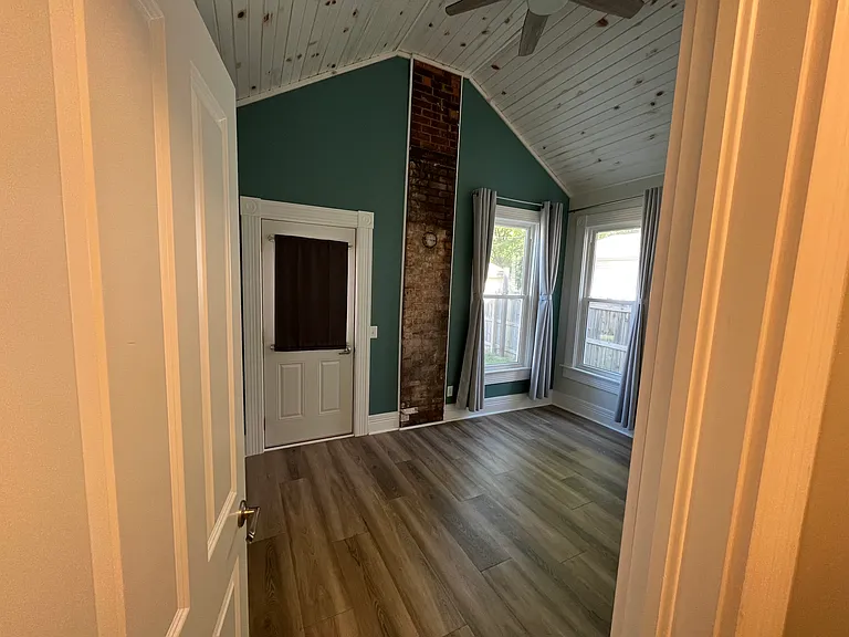401 N Main St — Photo 16