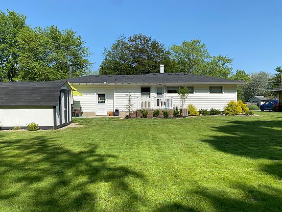 3rd image of 1596 Diana Dr