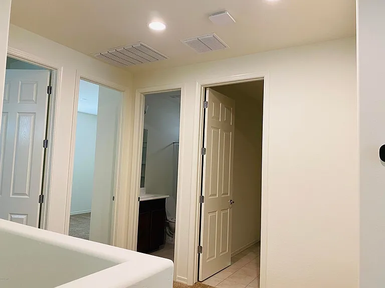 744 W Flintlock Way — Photo 9
