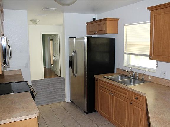 3rd image of 2954 Carmela Ave