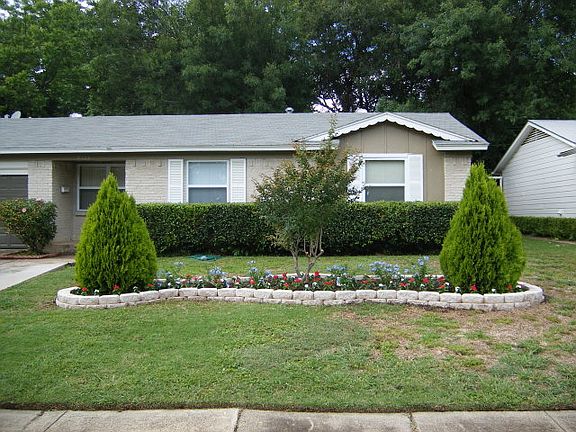 Front Flowers 2009