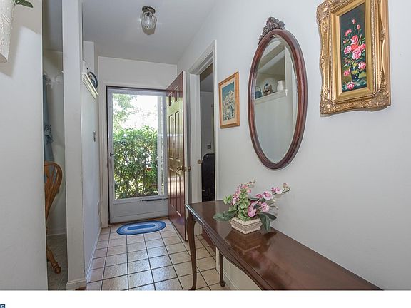 5th image of 333 Westridge Cir