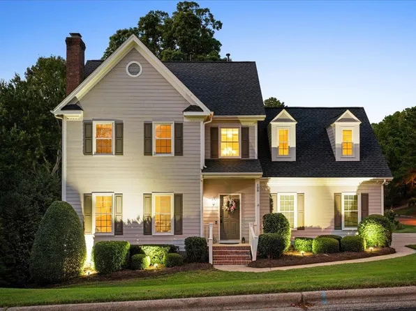 100 Lyncroft Ln, Cary, NC 27519