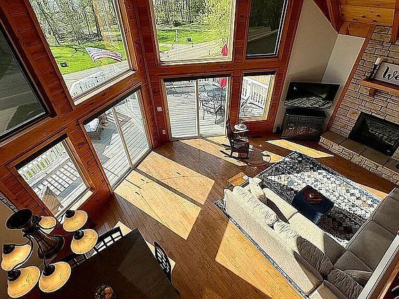 4th image of 3846 Apple Valley Dr