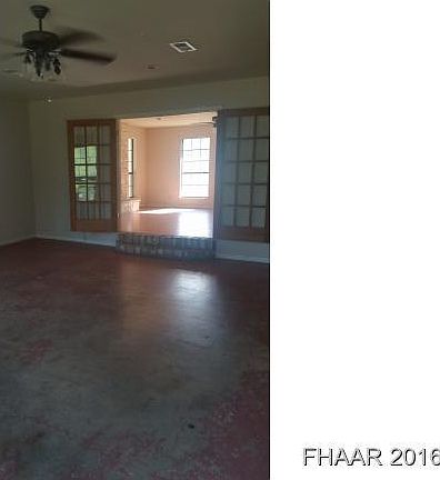 4th image of 207 W Avenue B