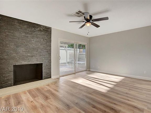 4th image of 3043 McLeod Dr