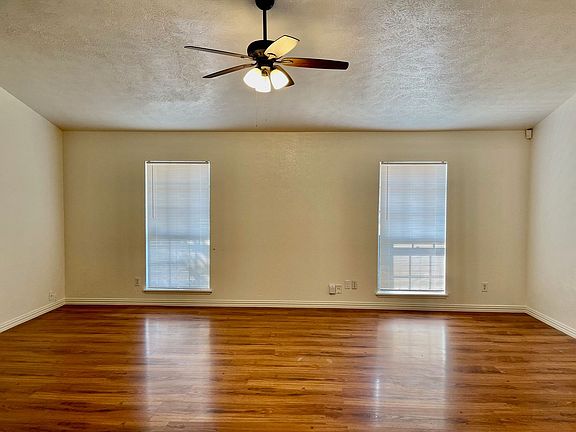 3rd image of 4013 Shagbark St