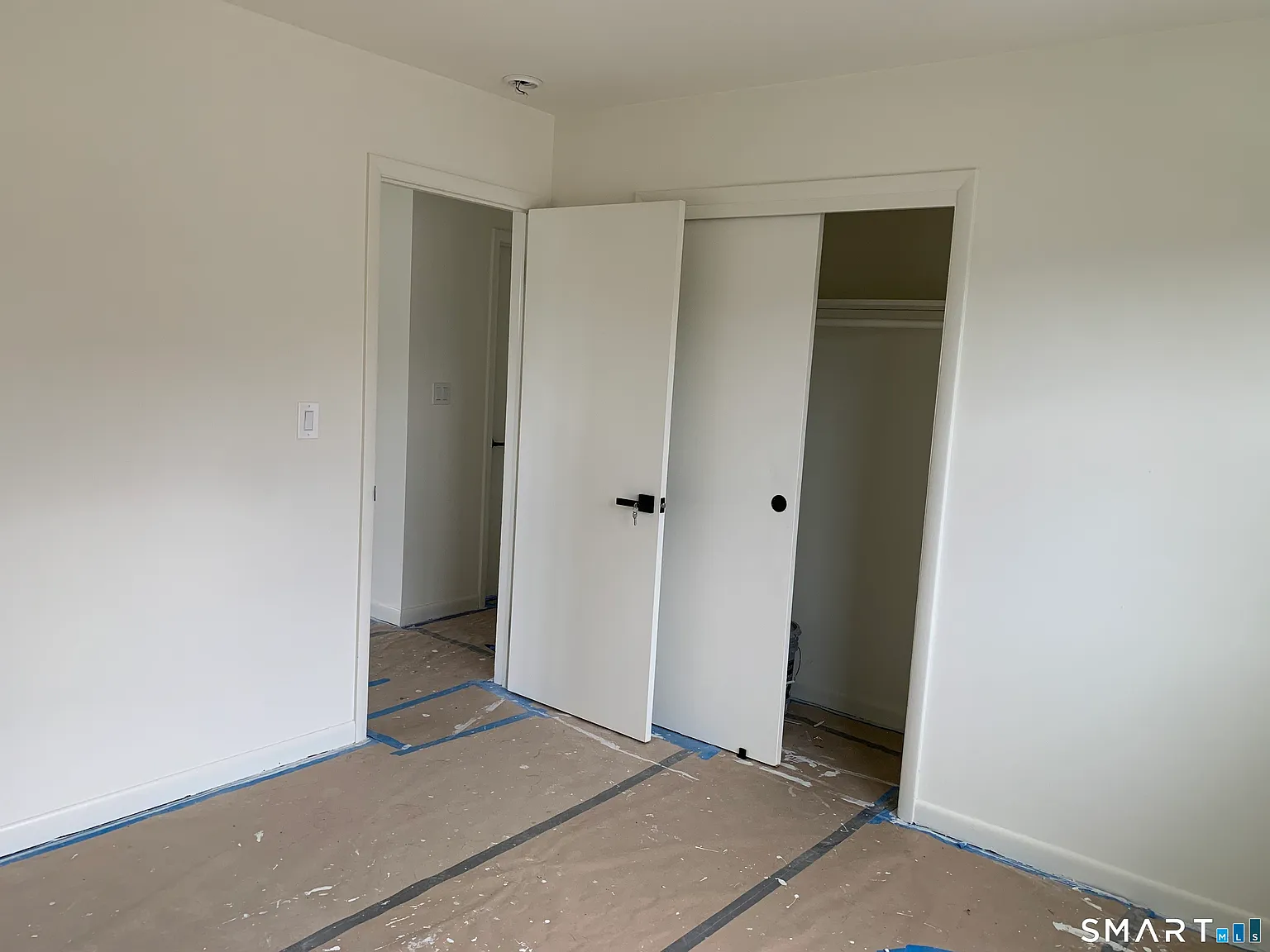 3 bed, 1.0 bath, 1152 sqft, $2,100 — Photo 3