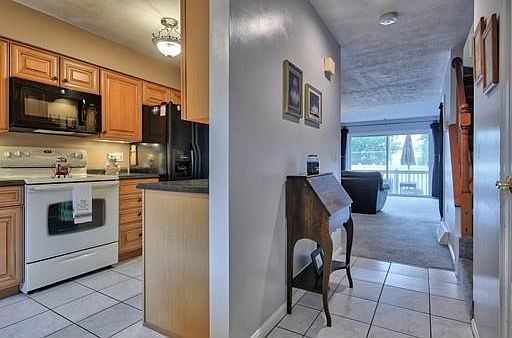 3rd image of 81 Steeplechase Ct