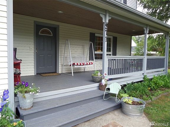 2nd image of 271 E Hiawatha Blvd