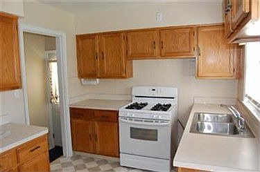 3rd image of 2526 25th St