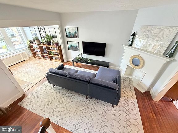5th image of 213 E Comly St