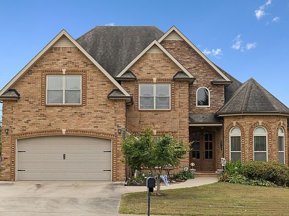 2nd image of 1049 Willow Cir