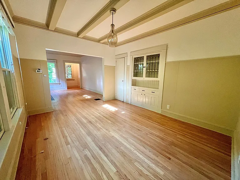 Stunning Vintage 2 Bed 1 Bath in NW 23rd! — Photo 3
