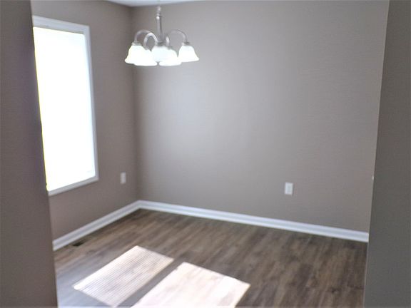 4th image of 129 S Spring St