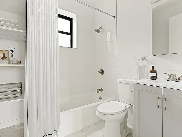503 12th St #4D — Photo 6