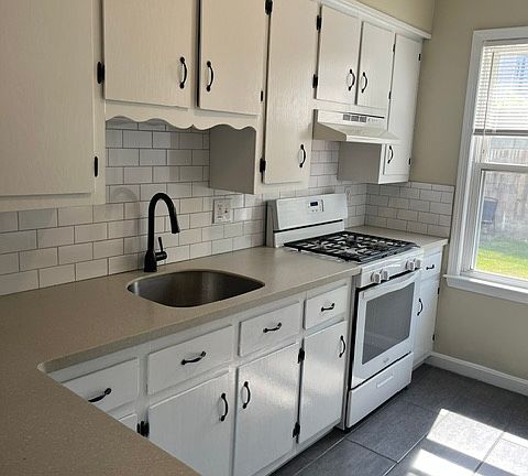 4th image of 531 N Front St #1