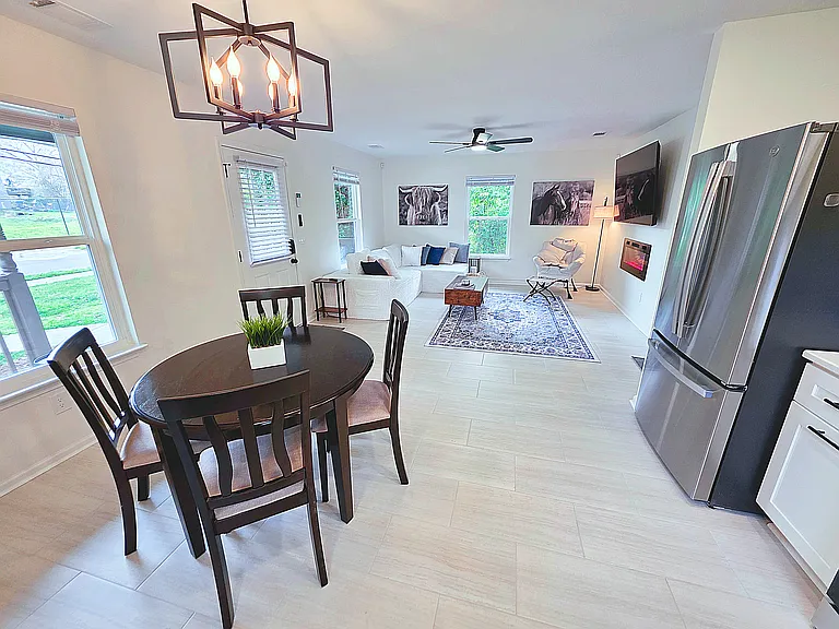 117 W Carter St — Photo 13