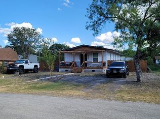 16066 Brewster St, La Coste, TX 78039