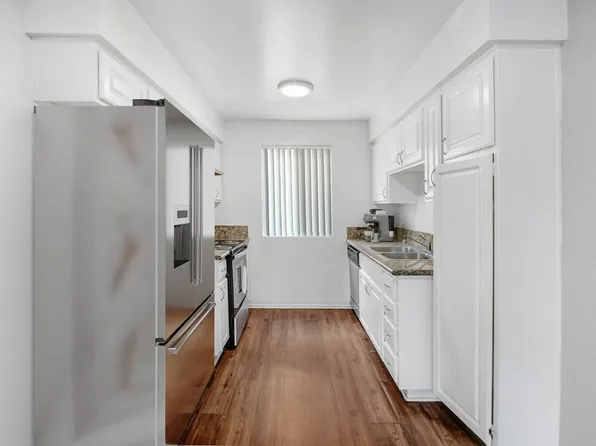 Sherman Plaza Apartments