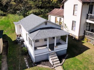 691 Brownell Ave, Middleport, OH 45760