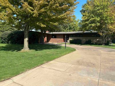 1312 N Iroquois Rd, Wichita, KS, 67203