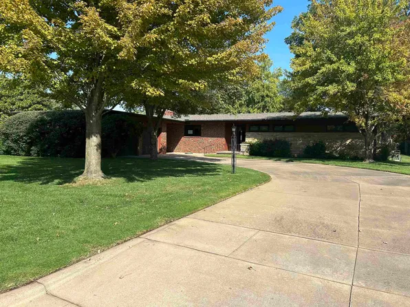 1312 N Iroquois Rd, Wichita, KS 67203