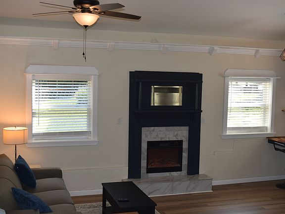 2nd image of 822 Valley Dr #B
