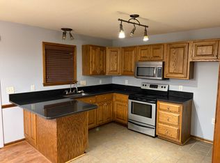 225 Laurel Oak Ln, Pickens, SC 29671