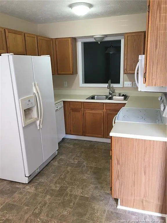 146 Aloha Dr — Photo 3
