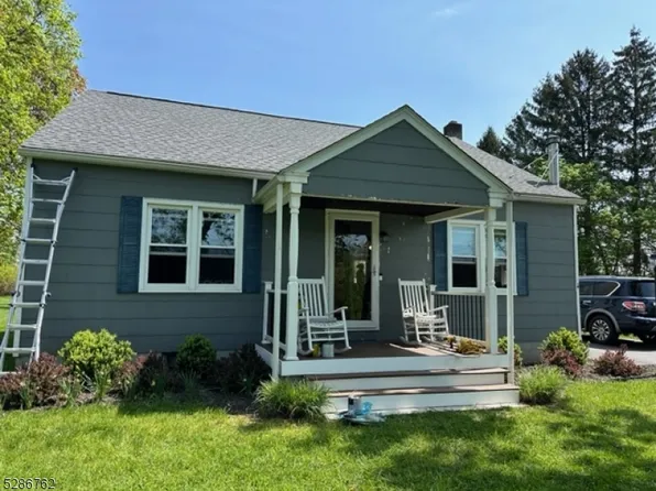 106 Hillcrest Dr, Milford Boro, NJ 08848