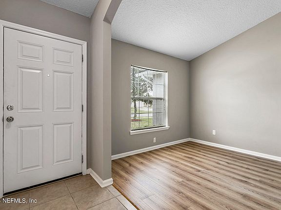 5th image of 11650 ROLLING RIVER Boulevard