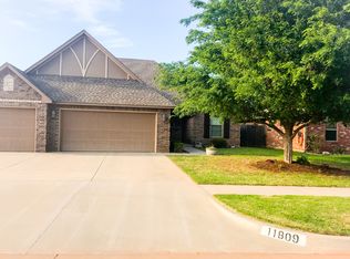 11809 SW 18th St, Yukon, OK 73099
