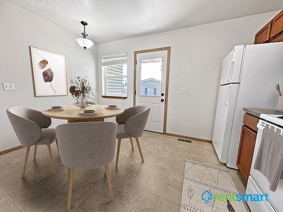 5th image of 2201 Railroad St W APT 202