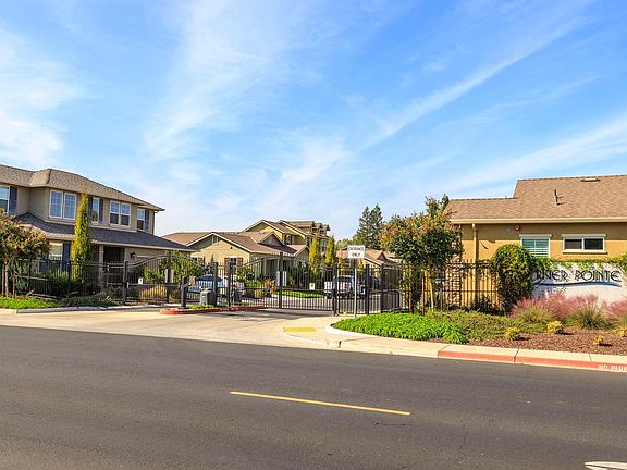 4th image of 880 River Pointe Cir