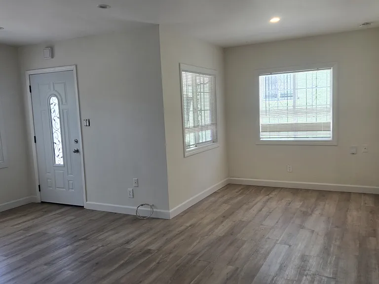 3107 Gleason Ave #1/2 — Photo 2